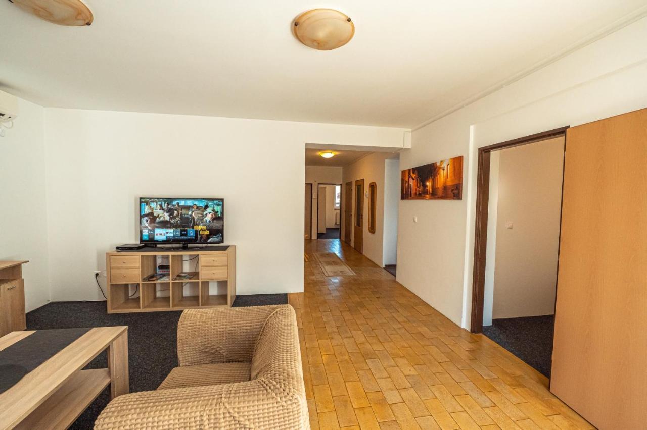 Xlsuite Apartment Comfort Piest'any Exterior photo
